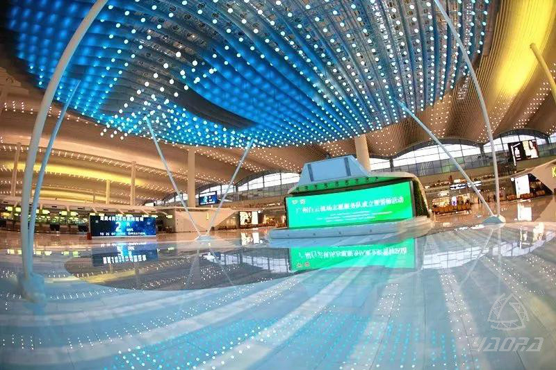 Aeropuerto de Guangzhou baiyun terminal T 2 sky stage -2.jpg