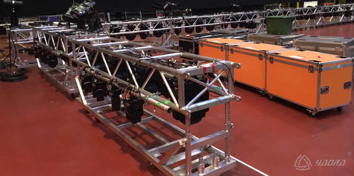 Proyectos de sistemas de truss para escenarios de giras de boxeo