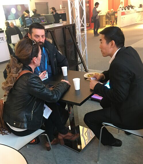 Cliente Viste Shinestage Frankfurt Exhibiton -2 .png